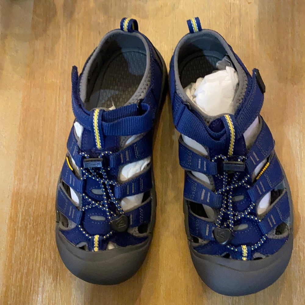 Kids Keen Newport H2 size 4